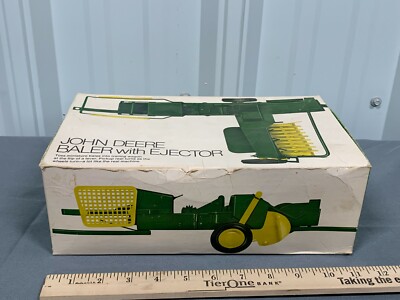 John Deere Ice Cream Box Baler w/ Ejector Rare Box Variation 1:16 Ertl Die-Cast