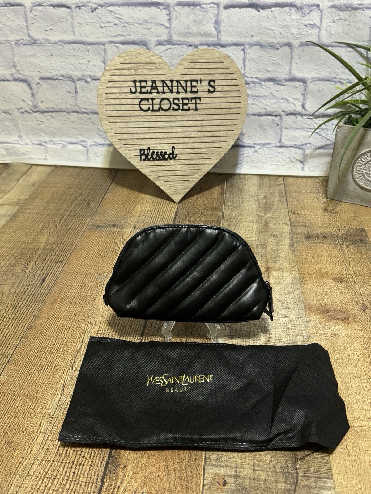 Borsa trucco trapuntata nera Yves Saint Laurent NUOVA IN DUSTBAG