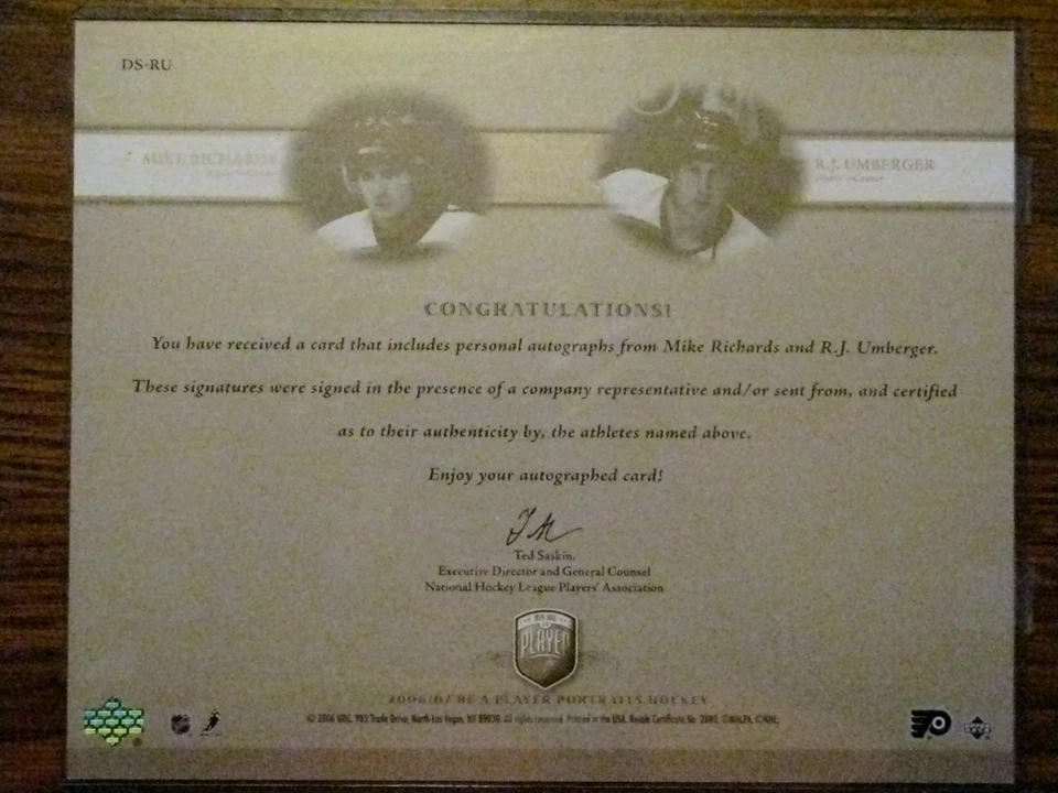 MIKE RICHARDS & R.J. UMBERGER UPPER DECK DUAL SIGNATURE PORTRAIT'S NHL FLYERS PA - Image 2 of 4