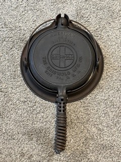 Griswold American No. 8 Cast Iron Waffle Maker with Low Base and Bail Handle