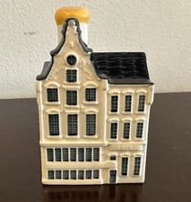 KLM Blue Delft House Bottle by BOLS # 88 Amsterdam  2008 Empty