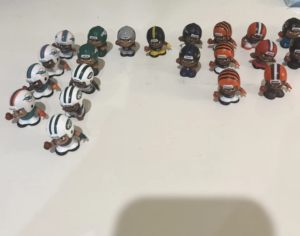 Lote de 60+ Teeny Mates de la NFL con figuras antiguas y figuras raras Foto 2 de 4
