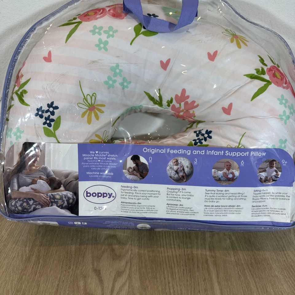 Almohada y posicionador de lactancia Boppy con cuaderno cubierta negra y dorada para animales de zoológico Foto 4 de 4