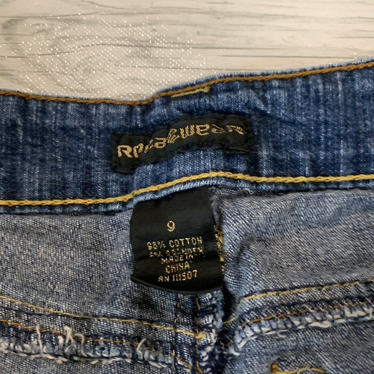 Roca Wear Juniors 9 Cropped Jeans Denim Embroidered Logo Back