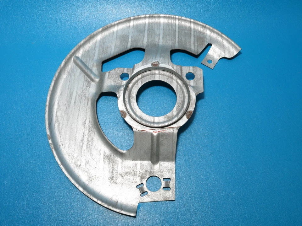 NOS GM 1969-1970 Pontiac Bonneville Catalina RH Disc Brake Splash Shield 5470487 - Image 2 of 4