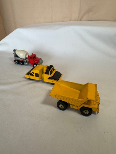 Lot of 3 VTG Hot Wheels Construction Vehicles Cement Mixer Roller Dump Truck - Picture 2 of 10