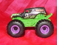 Monster Jam 1:64 Grave Digger Monster Truck Vehicle NO Remote Control