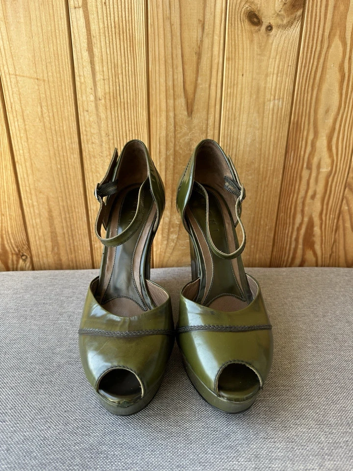 Zapatos de salón Marni con plataforma de cuña con hebilla de cuero verde talla 39 EE. UU. 8,5 tacones peep toe Foto 3 de 4