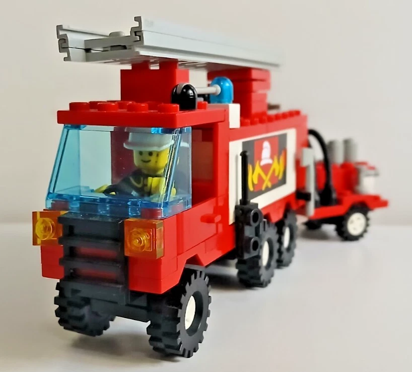 LEGO SET 6480 HOOK AND LADDER FIRE TRUCK UNBOXED WITHOUT INSTRUCTIONS