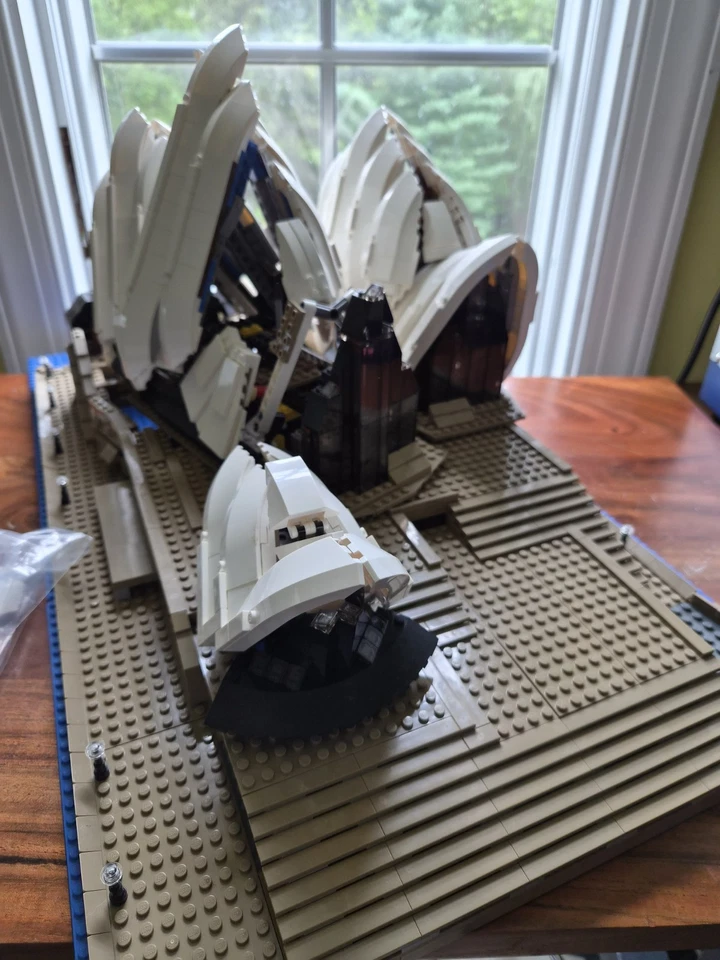LEGO Creator Expert Sydney Opera House 10234 - 99% Complete - No Instructions  Foto 2 de 4