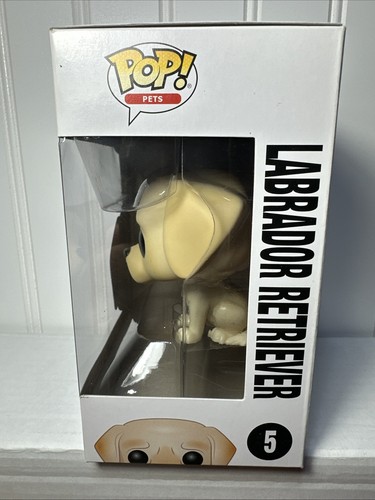Funko Pop! Figura de vinilo abovedada de laboratorio Labrador Retriever amarillo Pets #5 - Imagen 4 de 6