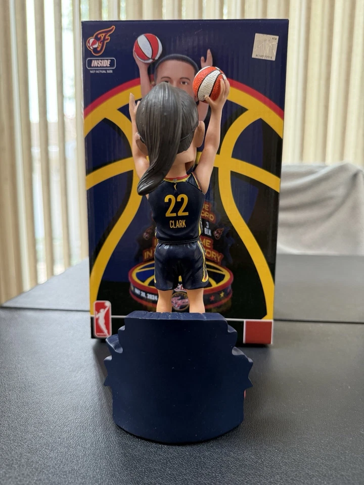 Caitlin Clark Bobble Head Rookie WNBA INDIANA FEVER New In Box - Image 2 of 4