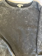 Ethereal by Paper Crane Sweater Size M Gray/black  Round Neck