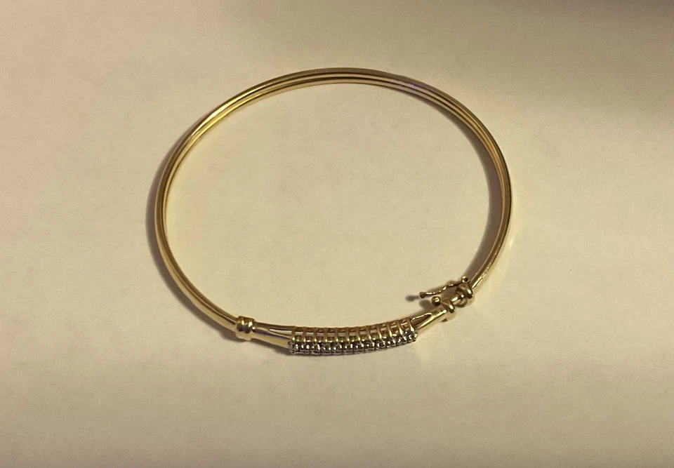 Brazalete brazalete de diamantes de oro amarillo de 14k para dama Foto 3 de 4