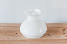 Bel Abat-Jour Opaline Blanc Vintage Globe Forme Fleur Moyenne Taille Ø = 14,8 cm