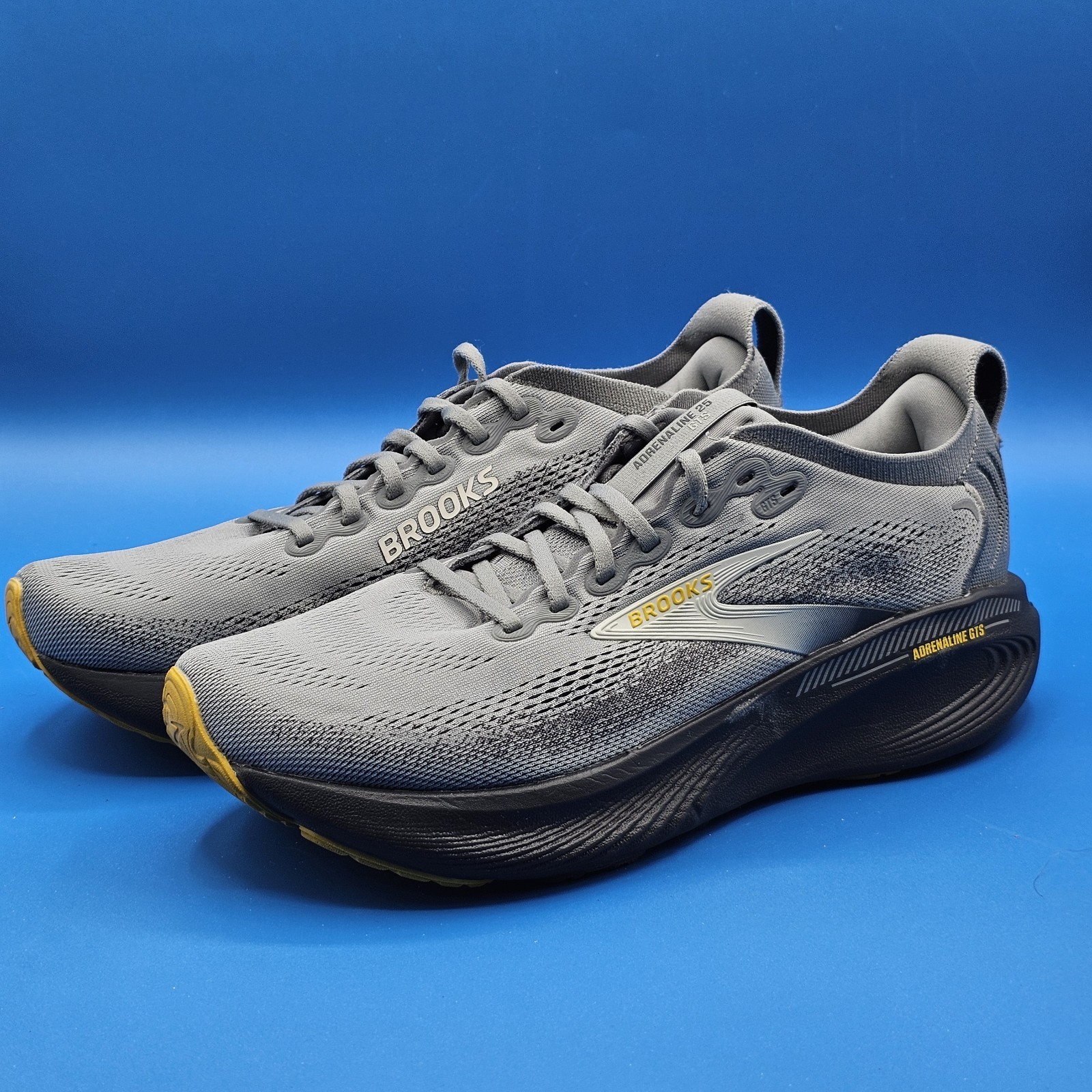 BROOKS ADRENALINE GTS 25 running sz M 9D PRIMER GREY  1104541D044