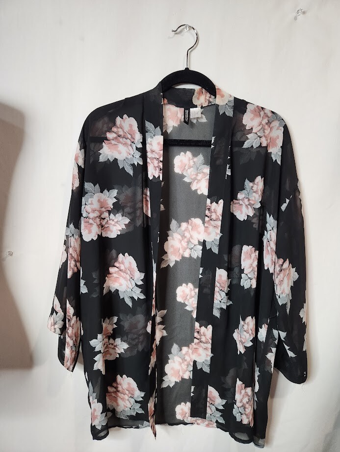 DIVIDED H M Women's Small S Black Floral Sleeve Open Front