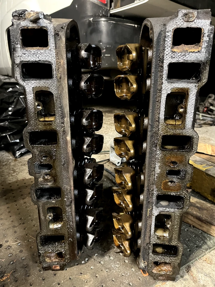 ÚNICO - 5,8 L 351 W FORD BRONCO CAMIÓN CULATAS 1986-1997 E7TE F-150 F-250 Foto 3 de 4