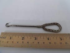  A 5A Vintage Metal Shoe Button Hook w/ Ornate Pattern