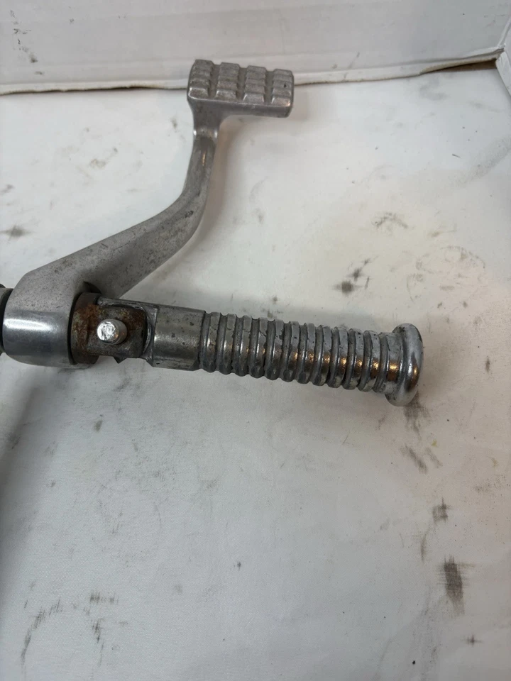 Harley Sportster XL883 1991-2003 OEM CONTROLES MEDIOS IZQUIERDO Y DERECHO ESTRIBERAS SP1 Foto 2 de 4