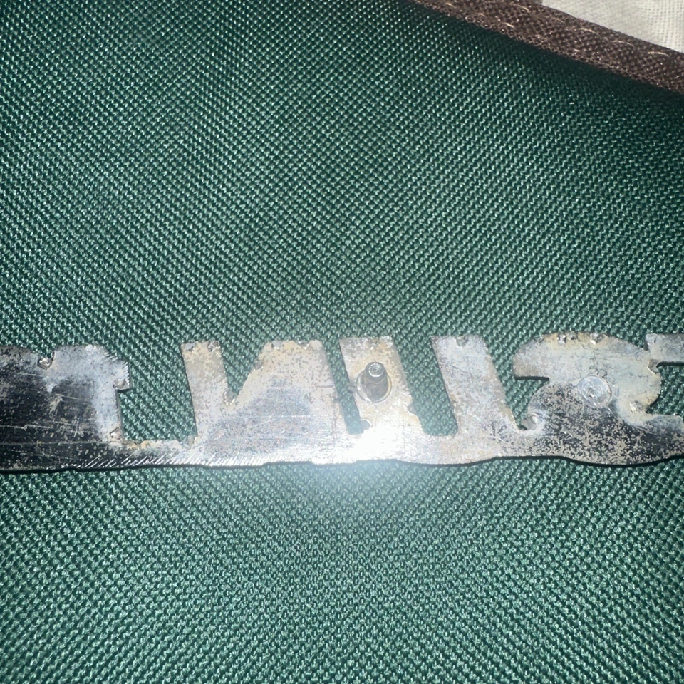 DATSUN 1200 metal Trunk Lid Emblem Badge Genuine used original part not broken - Image 4 of 4