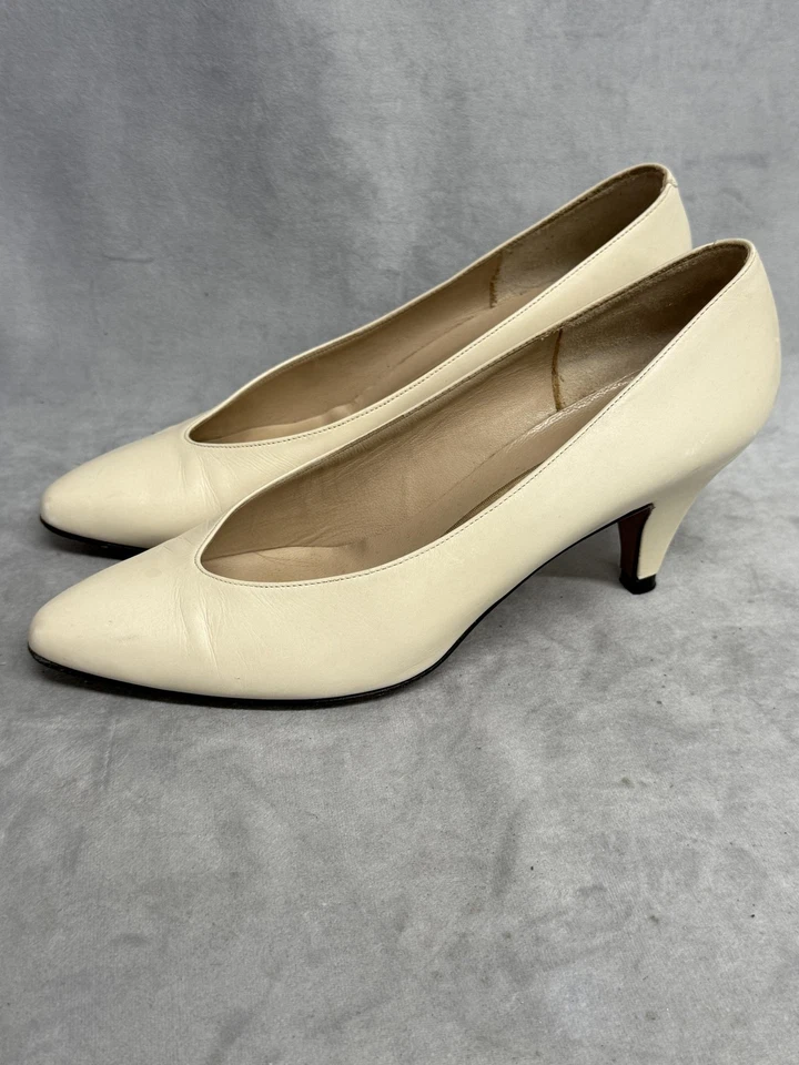 Vintage Amalfi Shoes Womens Size 6.5 B Ivory Leather Monica Pumps Made Italy 80s - Image 3 of 4