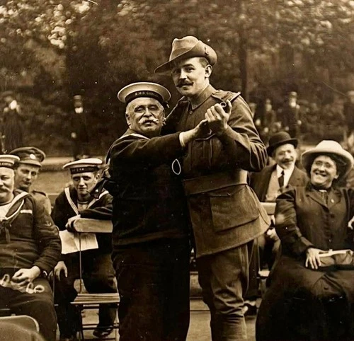 WW1 MILITARY AUSTRALIAN SOLDIER DANCING SAILOR HMS GANGES ANTIQUE PHOTO SHIP