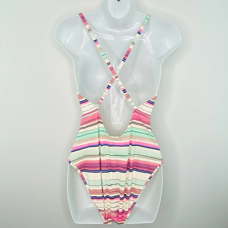 Traje de baño Jessica Simpson $98 a rayas de una pieza talla mediana Foto 2 de 3