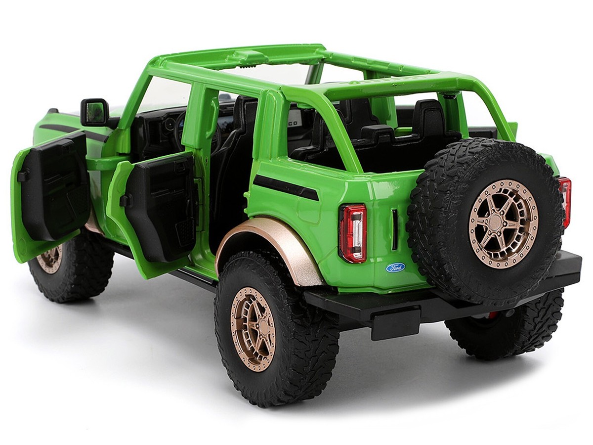 2021 FORD BRONCO GREEN & GREEN M&M'S FIGURE 1/24 DIECAST