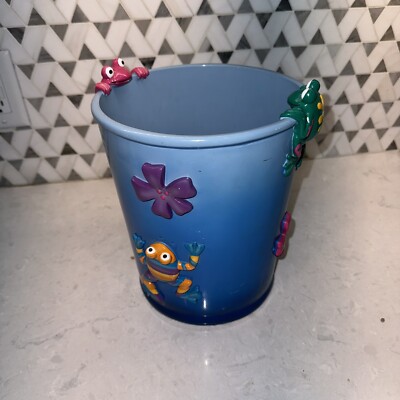 Jennifer Clark SKL Blue Ombre 3D Tropical Frogs Waste Can Trash Basket Tree Frog