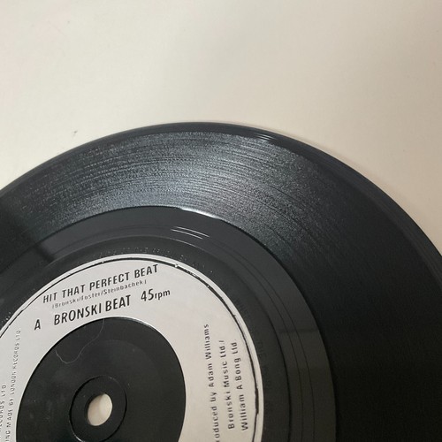 Bronski Beat - Hit That Perfect Beat 7" Vinyl Single 1985 London BITE 6 EX - Picture 3 of 9