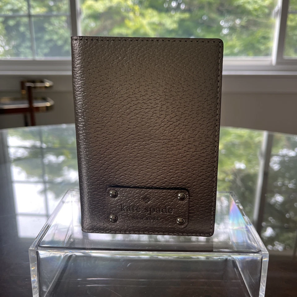 Кожаный держатель для паспорта Kate Spade розовое золото - Изображение 4 из 4