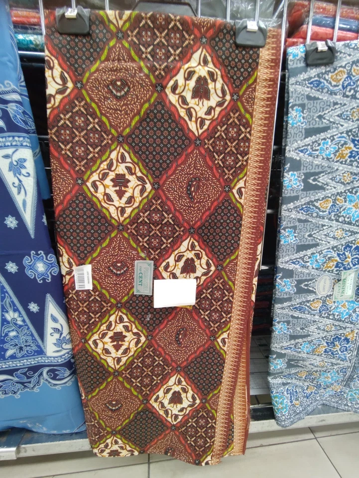 Handmade Batik Malaysia – Random Traditional Pattern, Cotton Material - Image 4 of 4