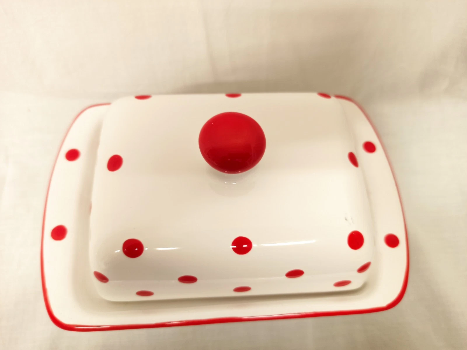 Hand painted ceramic Butter Dish White with Red Spots with Lid Read Description