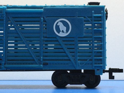 HO "Great Northern" 40' Livestock Cattle Freight Train / 582033 Blue Version #2 - Picture 4 of 12