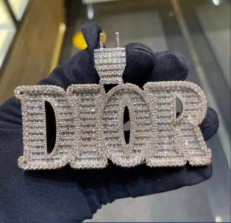 Ciondolo DIOR iniziale in vera moissanite 5 30 ct placcato oro bianco 14 carati