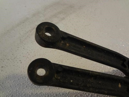Vin B Pair of Windshield Wiper Arms for 1998 Audi A6 - Picture 3 of 12