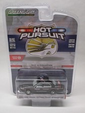Greenlight Hot Pursuit Ser. 39 1:64 2001 Ford Crown Victoria Test and Evaluation