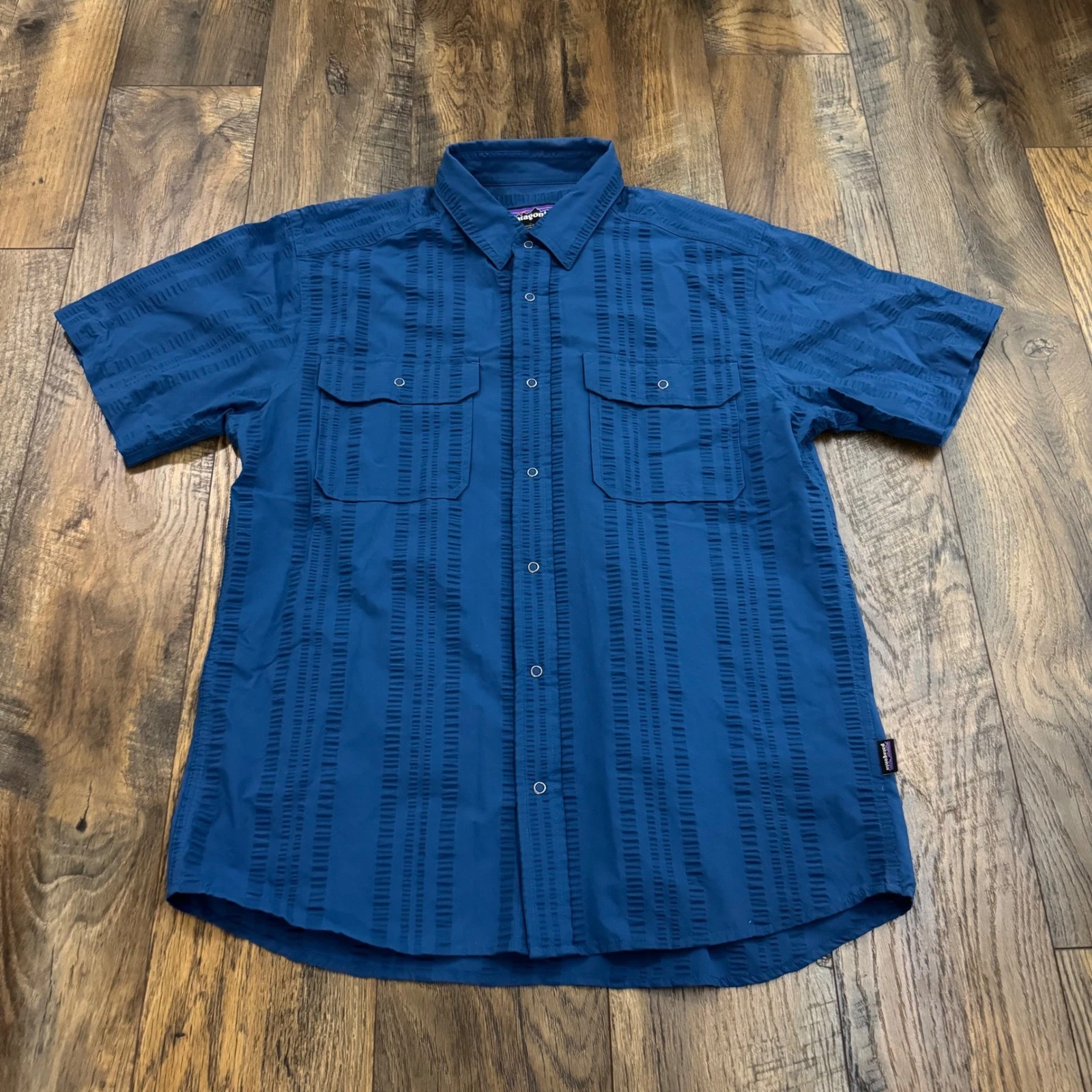 Patagonia Men's Medium Blue Short Sleeve Button Up Fishing Hiking Camp Shirt