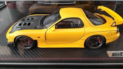 Ignition Model 2873 1/18 INITIAL D Mazda RX-7 (FD3S) With Mr