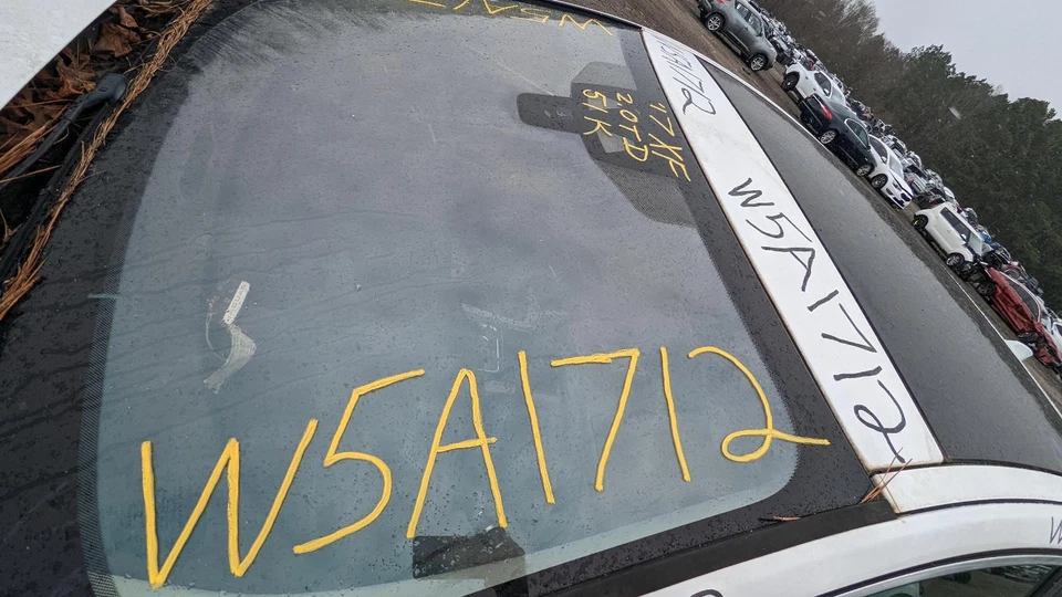 Guardabarros delantero derecho usado se adapta a: Jaguar Xf 2017 delantero derecho grado A Foto 4 de 4