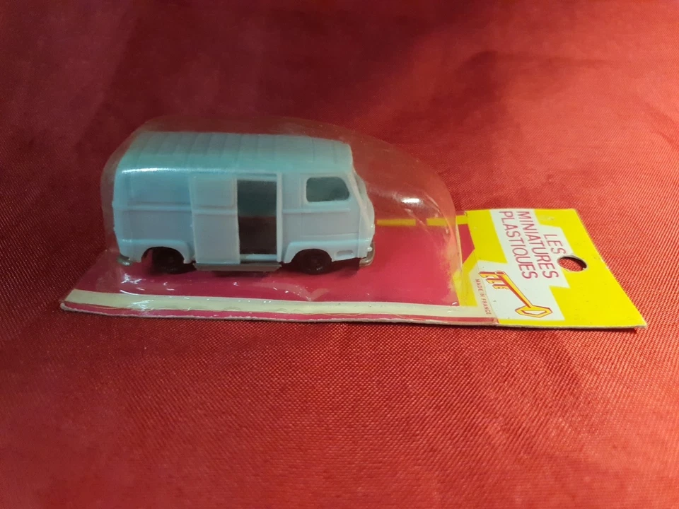 Blister Jouet Clé Miniature Renault Estafette 1/64 6cm CLEMENT GAGET no BONUX - Photo 2/4
