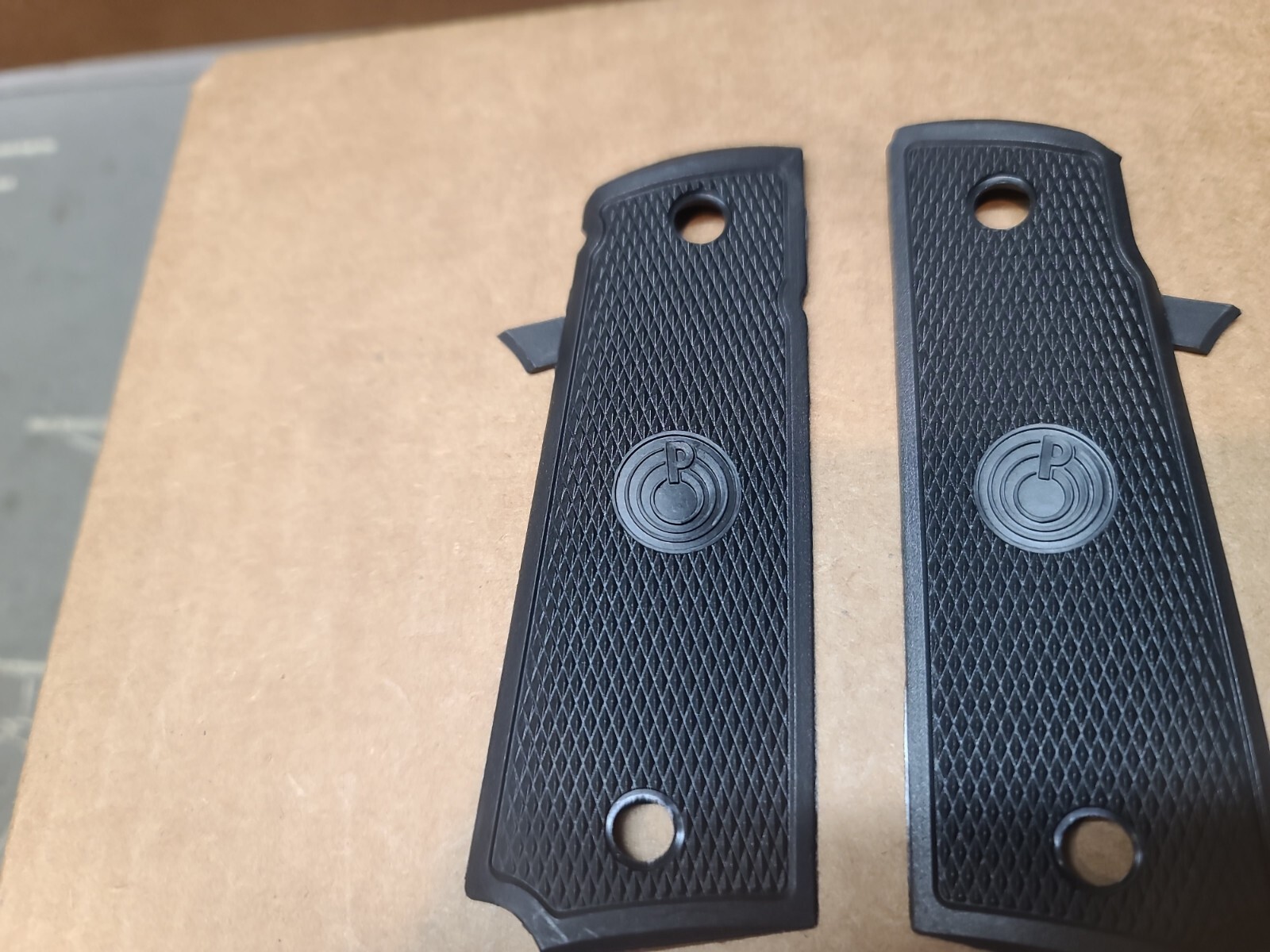 NOS OEM PARA ORDNANCE 1911 GRIPS BLK FULL SIZE Double Stack 45 ACP P14