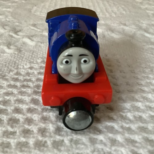 Sir Handel Diecast Thomas The Train Tank Engine Take Along Round Magnet 2015 - Picture 2 of 12