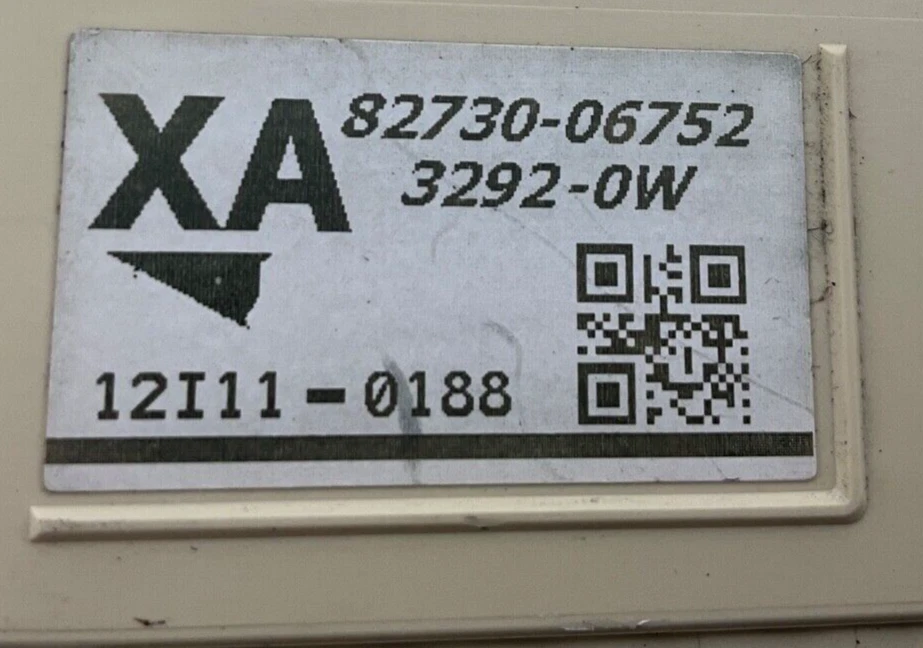 Toyota Camry 2012 conjunto de caja de bloques de conexiones OEM # 8273006752 Foto 2 de 4