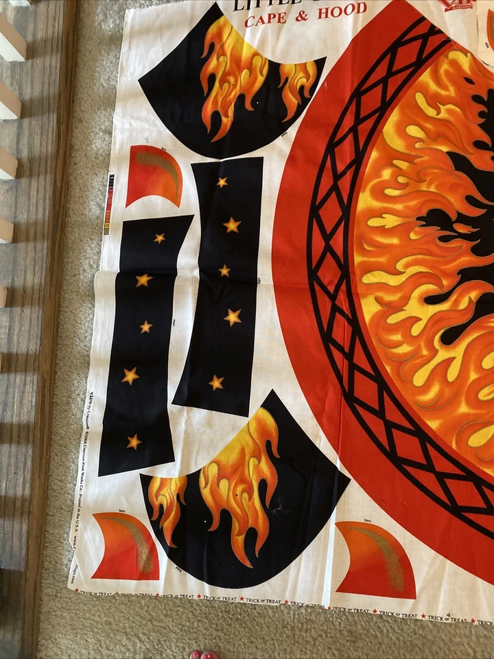 Disfraz Pequeño Diablo Capa y Capucha Para Coser Niños Talla De Colección Nuevo Disfraz de Halloween Foto 4 de 4