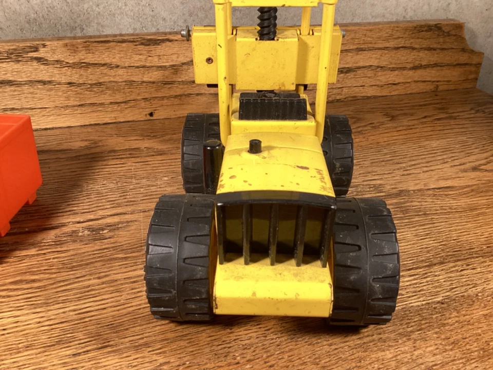 EMPILHADEIRA TONKA VINTAGE 52900 DÉCADA DE 1970 COM CAIXA DE AÇO PRENSADO - Imagem 3 de 4