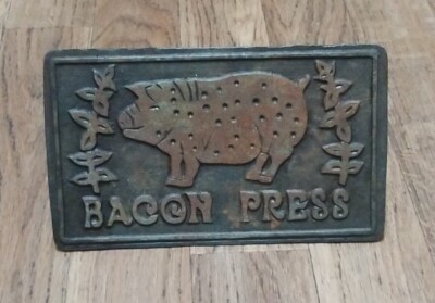Vintage Cast Iron Bacon Press Pig Metal With Wood Handle 7.25''