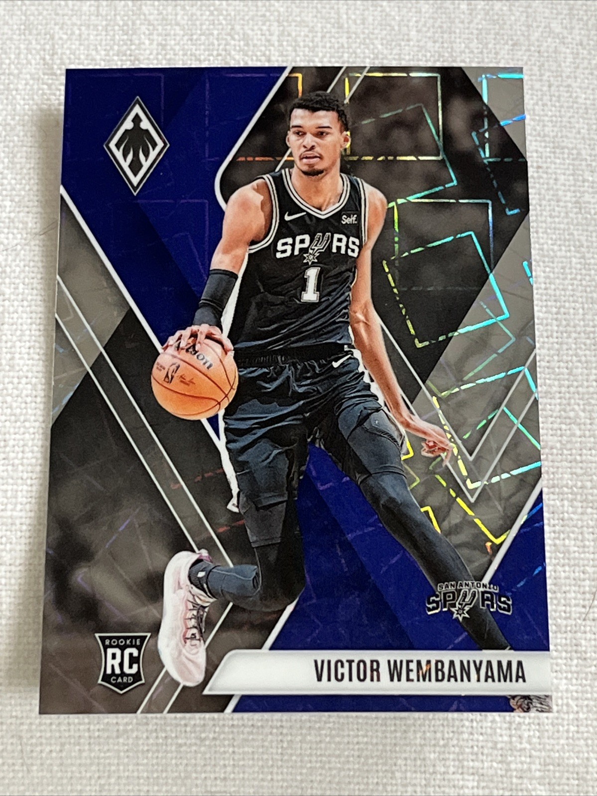 VICTOR WEMBANYAMA 2023-24 PANINI PHOENIX #256 ROOKIE BLUE LAZER RC # 243/275 SP