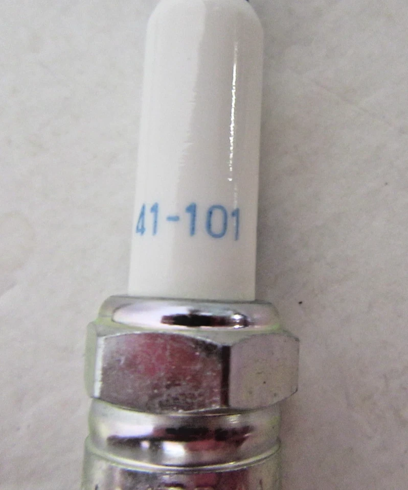 Juego de 6 bujías de iridio GENUINAS 41-101 ACDelco OEM# 12568387 Foto 4 de 4